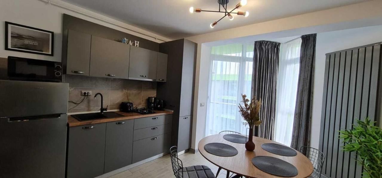 Vintage Breeze - Pools Apartment *
