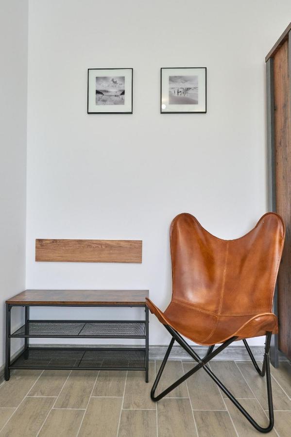 Vintage Breeze - Pools Apartment
