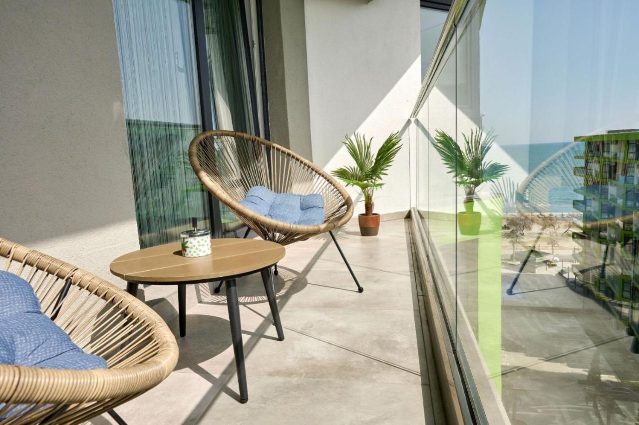 Vintage Breeze - Pools Apartment Mamaia